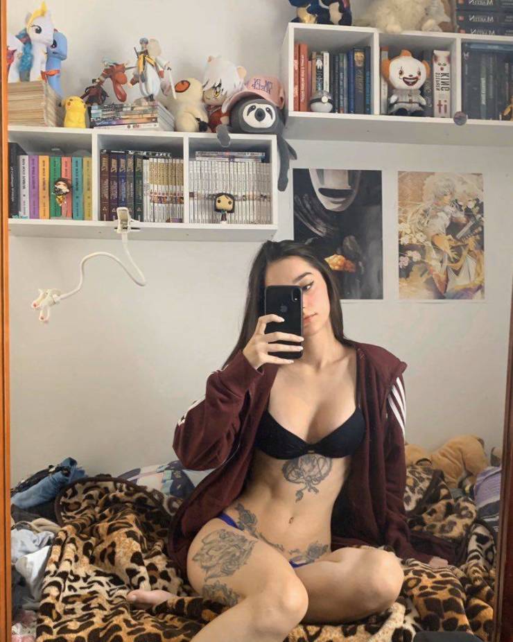 Fit Girls That Are Almost Too Hot to Handle