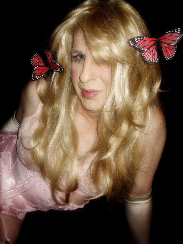 Transvestites. The hidden side of life (36 pics)