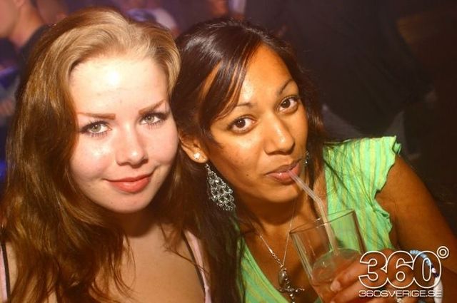 Swedish girls at the night clubs (55 pics)