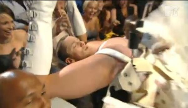 Sacha Baron Cohen insulted Eminem (21 photos + 1 video) 