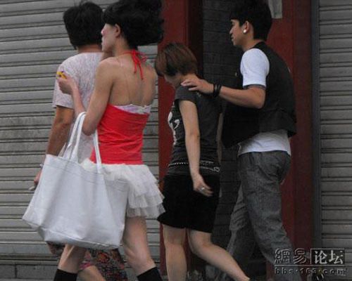 Recent trends of Asian Fashion (12 pics)