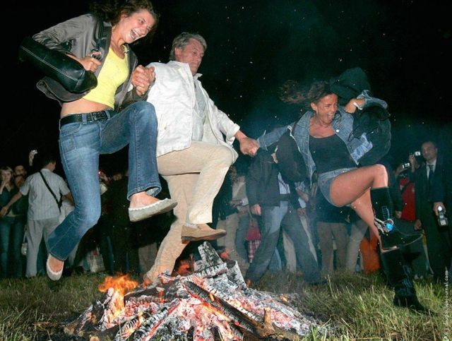 Politics is a delicate thing. Part 2 (75 pics)