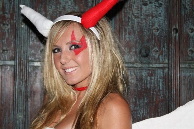 Jessica Nigri in a Pokemon costume (36 pics)
