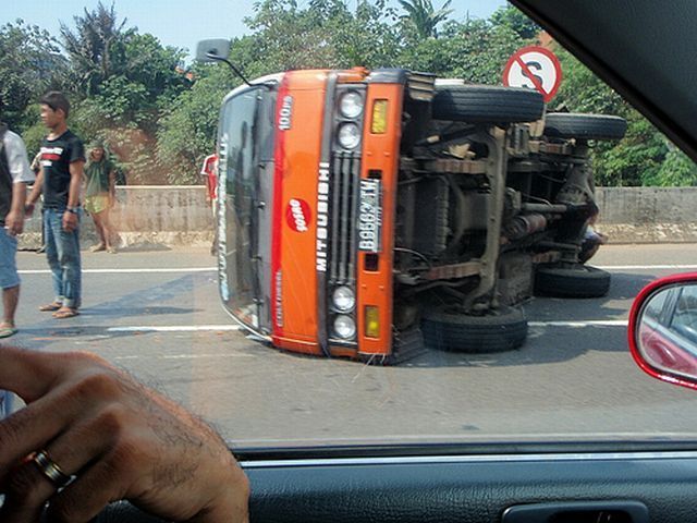 Shit happens. Part 2 (65 pics)