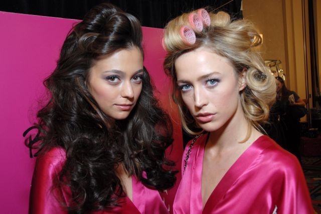 Behind Victoria’s Secret scenes (37 pics)