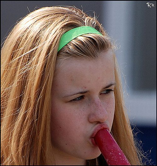 Girls are a sweet tooth (23 pics)