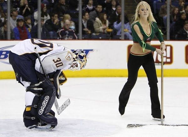 Pretty NHL ice crew girls (23 pics)