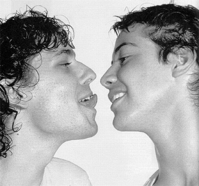 Keanu Reeves’ skeleton in the closet (5 pics)