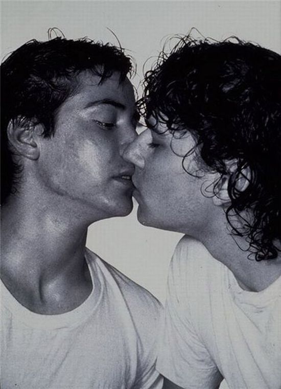 Keanu Reeves’ skeleton in the closet (5 pics)