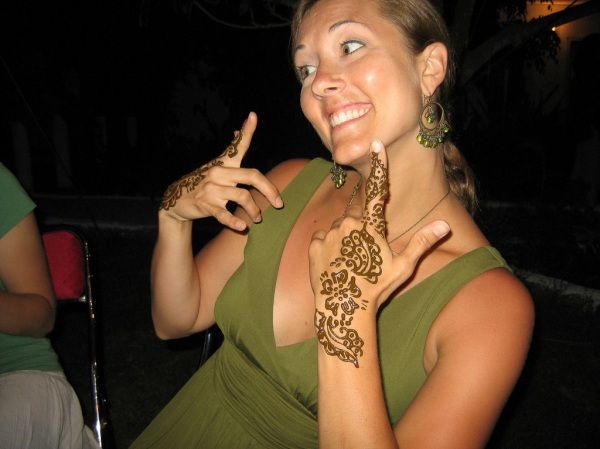 Girls and Gangsta Style. How Do Like It? (47 pics)