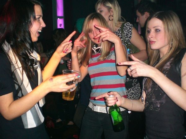 Girls and Gangsta Style. How Do Like It? (47 pics)