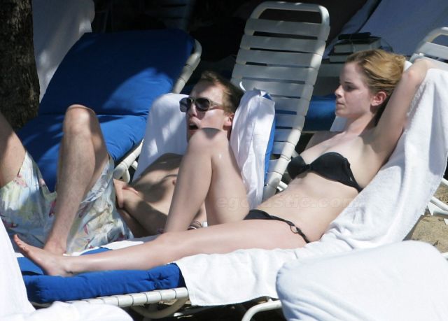 Emma Watson in Bikini (8 pics)
