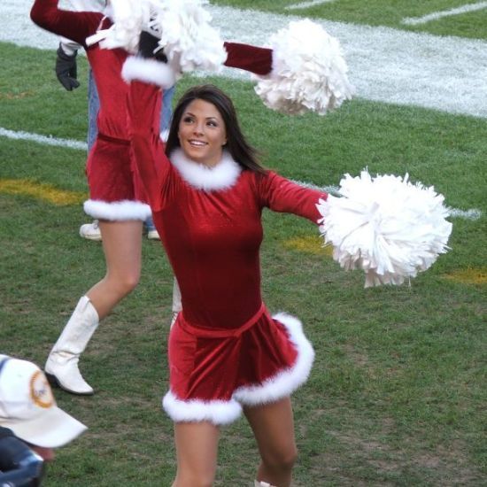 Compilation of Hot Cheerleaders (32 pics)