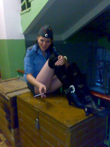 Naughty Russian Police Girls (9 pics)