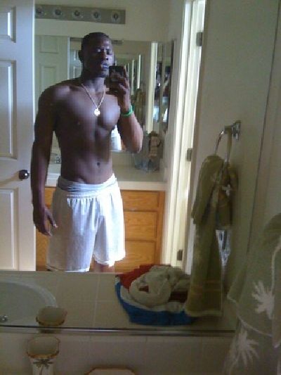 Hot Guys with iPhones (34 pics)