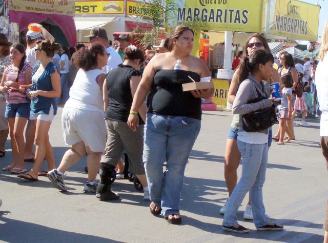 Butts In The Front (29 pics)