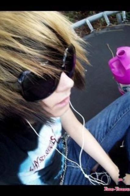 Hot Emo Boys (49 pics)