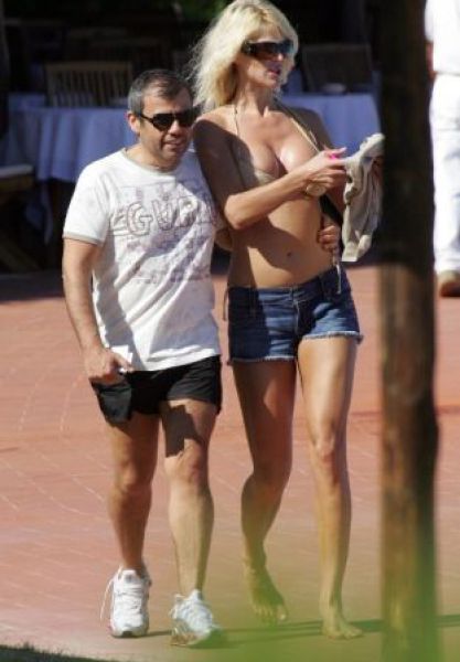 Don’t Tell Me It’s Love (31 pics)