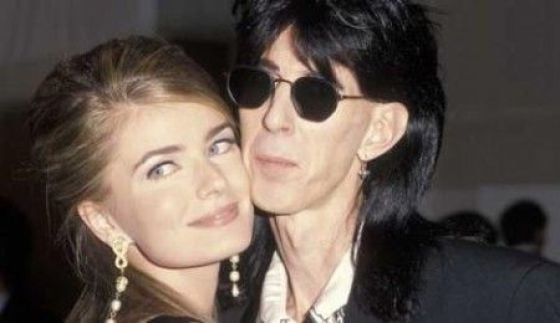 Don’t Tell Me It’s Love (31 pics)