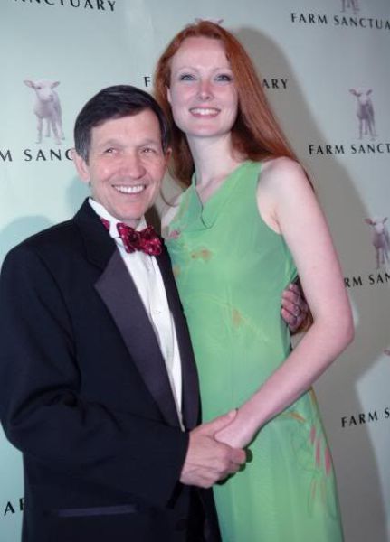 Don’t Tell Me It’s Love (31 pics)