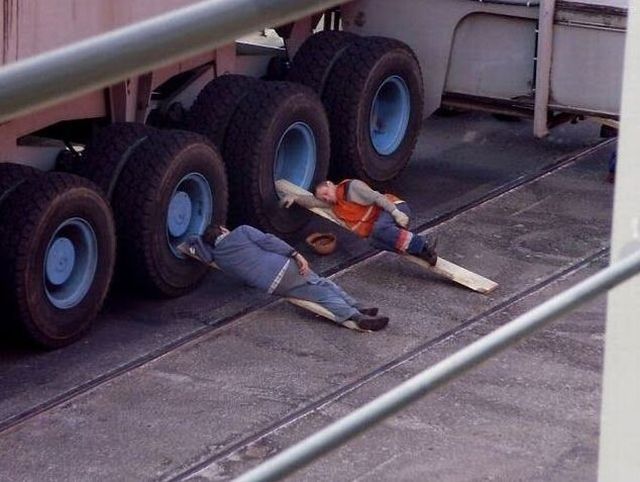 People Sleeping Everywhere (40 pics)