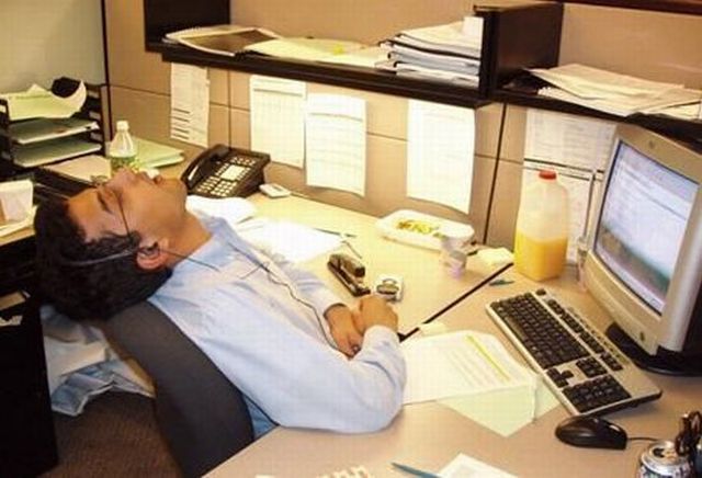 People Sleeping Everywhere (40 pics)