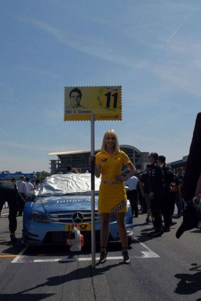 F-1 Sexy Pit Babes (57 pics)