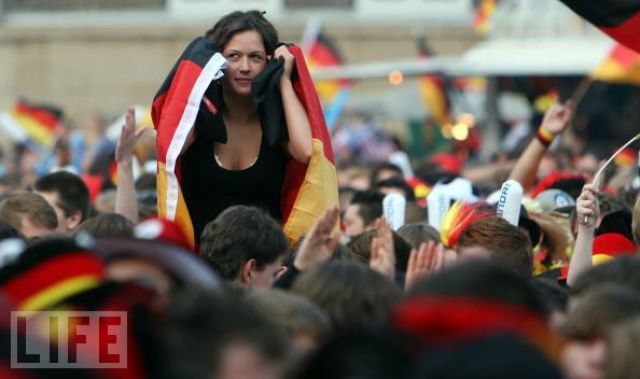 Female World Cup Fans (74 pics) Female World Cup Fans (74 pics)