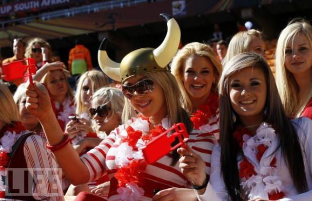 Female World Cup Fans (74 pics) Female World Cup Fans (74 pics)