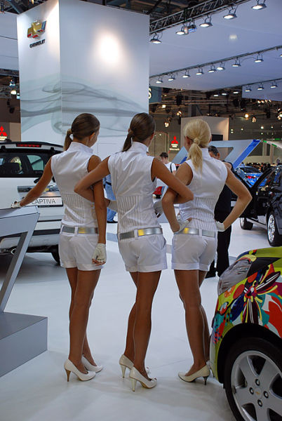 Russian Girls at a Car Show (51 pics)