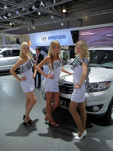 Russian Girls at a Car Show (51 pics) Russian Girls at a Car Show (51 pics)