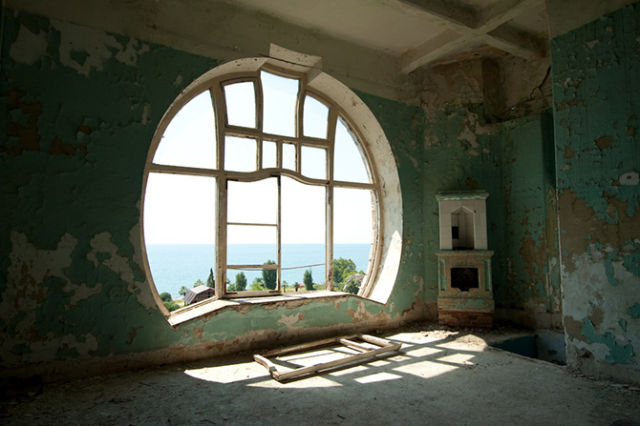 A Paradise That Became a Ghost Town (31 pics)