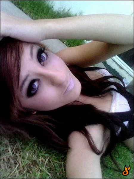 Emo Babes (71 pics)