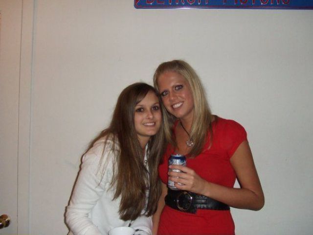 What Junk Food Does to Girls (10 pics)