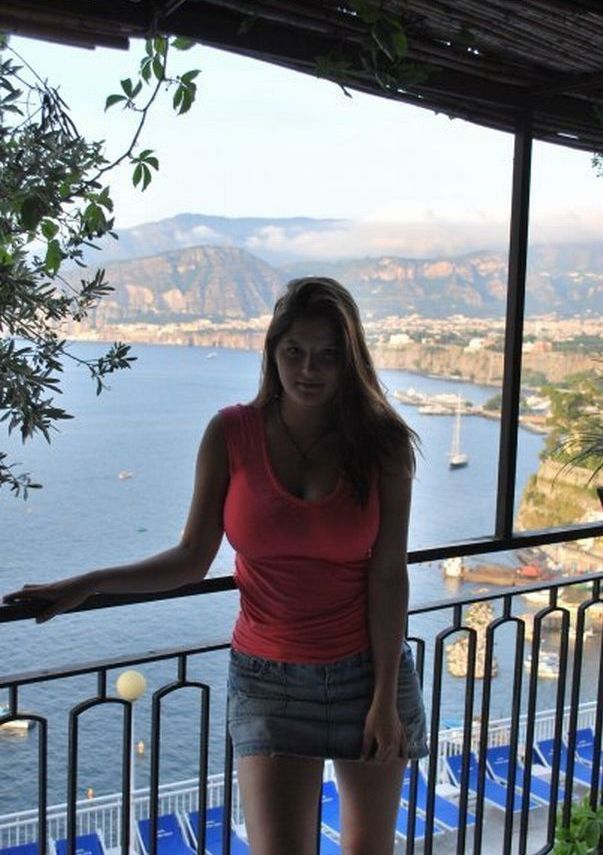 What Junk Food Does to Girls (10 pics)