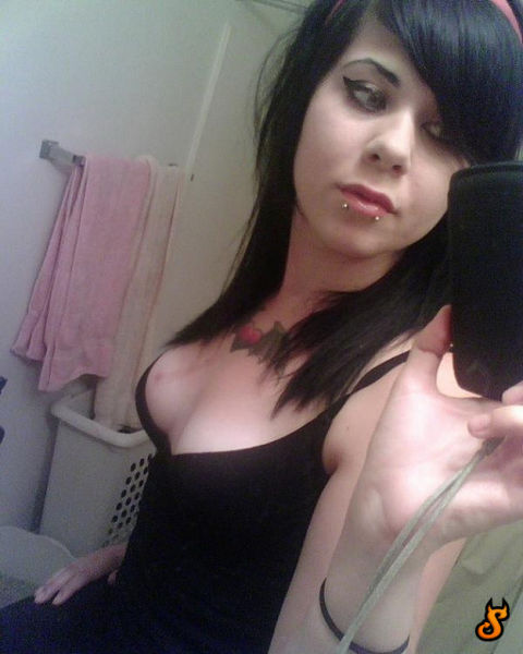 New Selection with Emo Girls (35 pics)