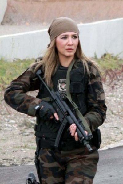 Girls with Guns - Could It Be Any Hotter?