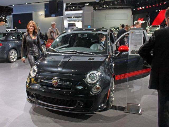 Detroit Auto Show Babes