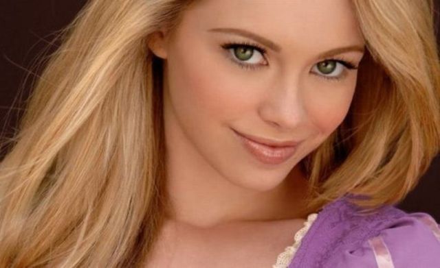 Cartoon Beauties In Flesh