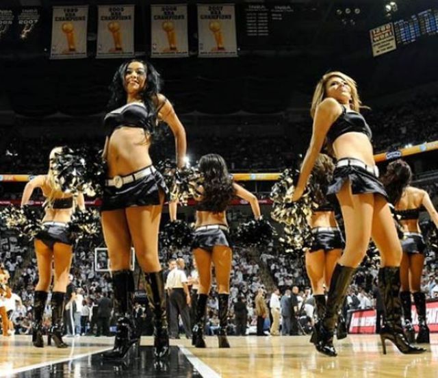 Spurs Cheerleaders Are Easy on the Eye