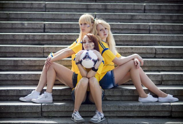Euro 2012’s Gorgeous Female Fans