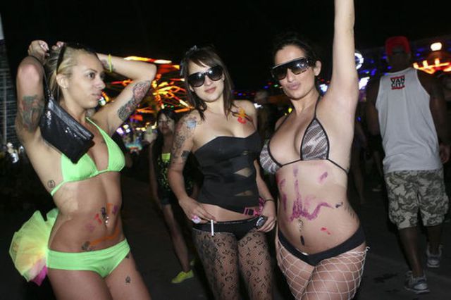 Cute Chicks from the Electric Daisy Carnival