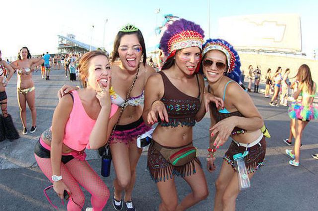 Cute Chicks from the Electric Daisy Carnival