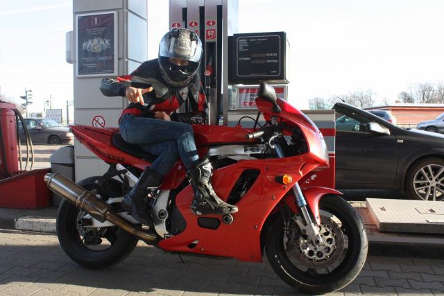 This Motorcycle Chick Is Really Steamy