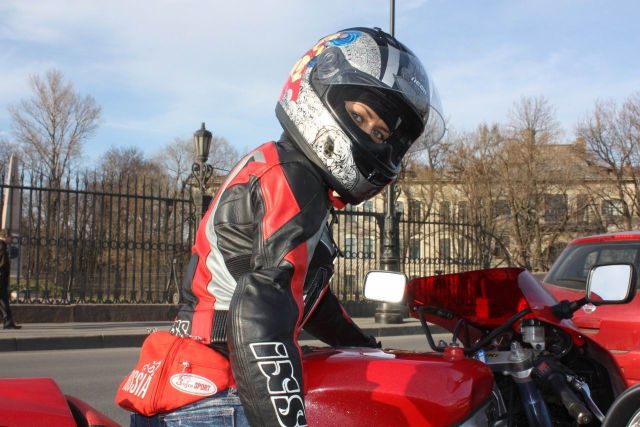 This Motorcycle Chick Is Really Steamy