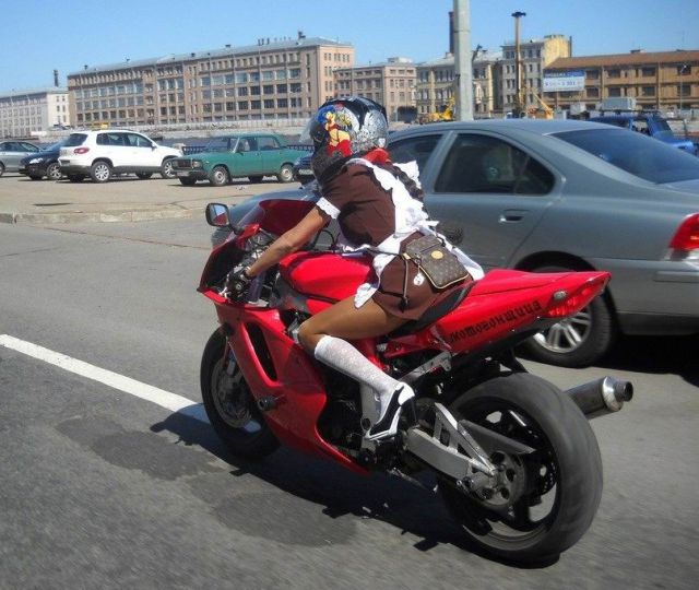 This Motorcycle Chick Is Really Steamy