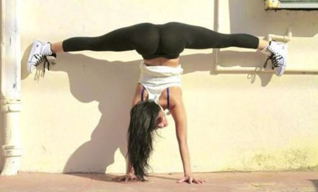 These Stretching Girls Will Raise Your… Mood!
