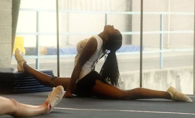 These Stretching Girls Will Raise Your… Mood!