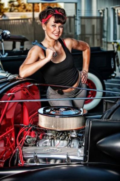 What’s Not to Love about These Pretty Pin Up Girls