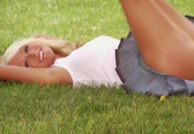 Sexy Sarah Jean Underwood in Action